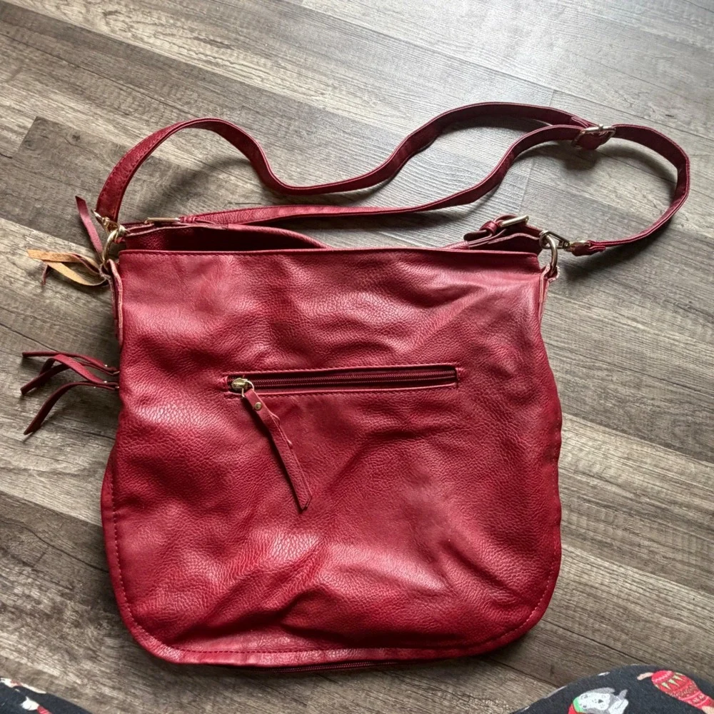 Wrangler Red Faux Leather Hobo Crossbody Bag Western Slouchy Purse Gold Hardware